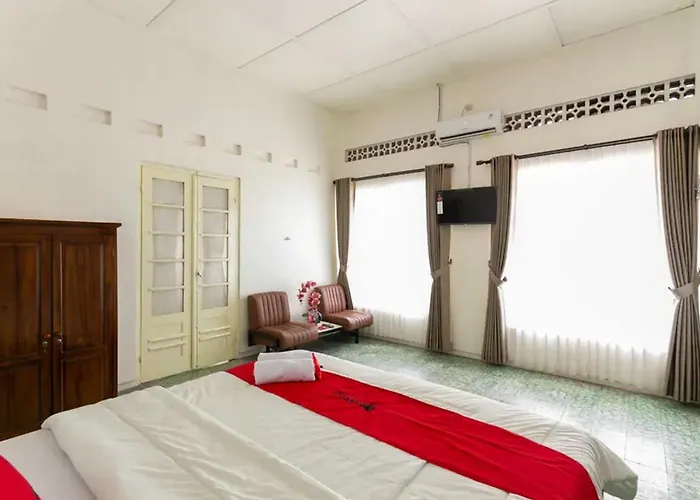 RedDoorz Syariah near Titik Nol Yogyakarta Hotel